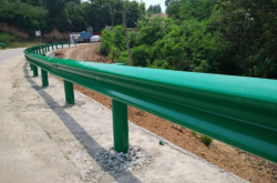 赤峰公路护栏板制造商电话号码