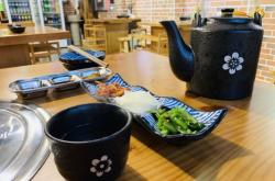 赤峰鸿泽炸串店地址电话号码