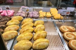 赤峰蒜香乳酪面包店电话号码
