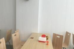 赤峰云之味快餐店地址电话号码