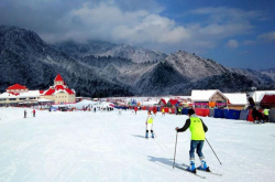 赤峰米林滑雪场电话多少号