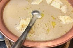赤峰众联酒吧电话多少啊