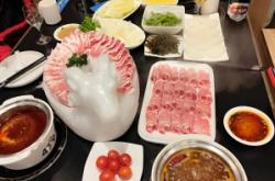 赤峰美食商家电话多少啊
