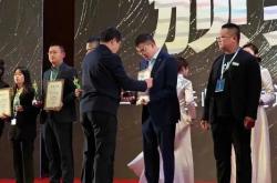 赤峰星座美发电话地址是多少号