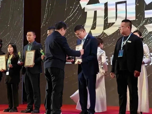 赤峰星座美发电话地址是多少号-第1张图片