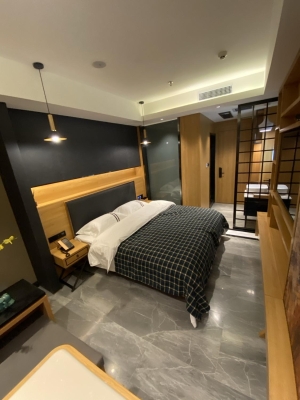 赤峰圣逸形象店地址电话号码-第1张图片