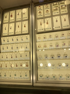 赤峰万达周大福店电话地址查询-第1张图片