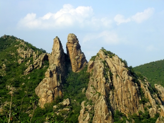 赤峰玉龙宾馆订房电话号码查询-第1张图片