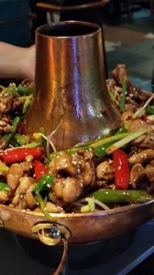 赤峰山洞烧烤店电话号码多少-第1张图片
