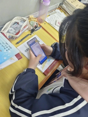 赤峰市明德初中校长电话号码-第1张图片