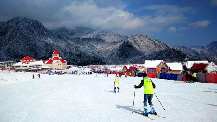 赤峰米林滑雪场电话多少号-第1张图片