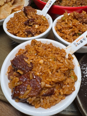 赤峰东北菜熏大饼地址电话号码-第1张图片