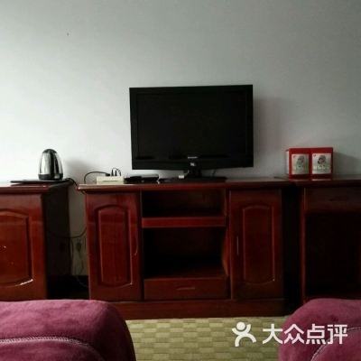 赤峰御龙宾馆电话号码查询是多少-第1张图片