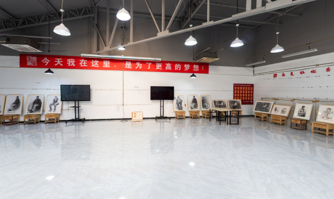 赤峰华卿画室电话多少号码-第1张图片