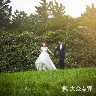 赤峰爱阁婚纱摄影电话多少号-第1张图片
