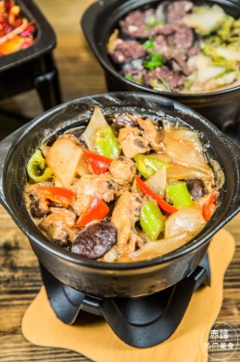 赤峰新香饭店电话多少啊-第1张图片