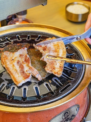 赤峰敖汉烤肉店电话地址是多少-第1张图片
