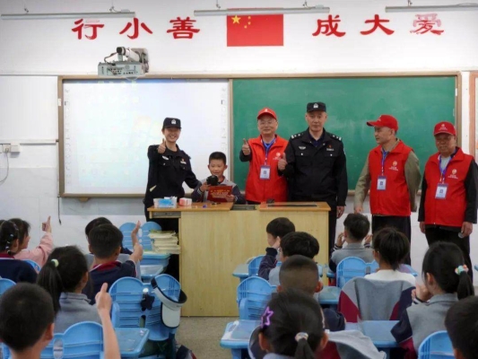 赤峰保安哥探房电话是多少号-第1张图片