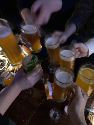 赤峰爆米花小酒馆电话多少号-第1张图片