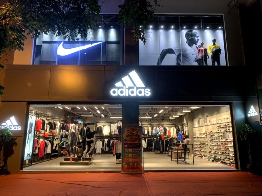 赤峰魅惑服装店电话号码多少-第1张图片