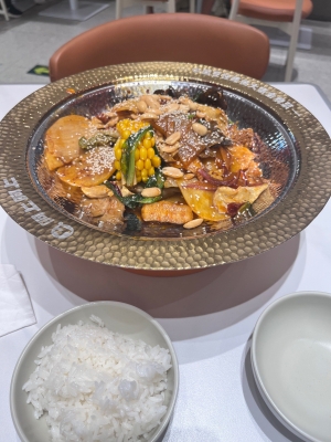 赤峰胡同里的香锅店电话号码-第1张图片