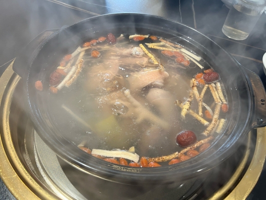 赤峰生蚝鸡火锅店电话号码-第1张图片