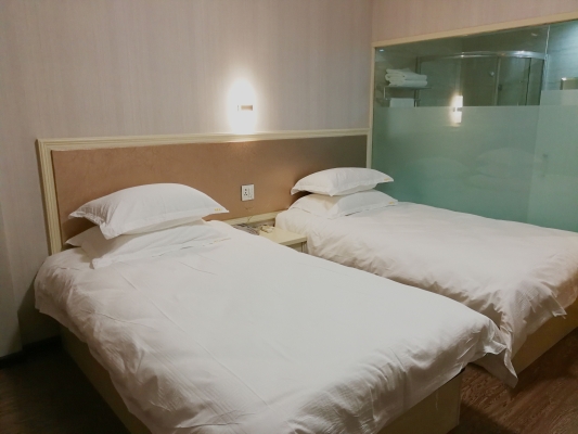 赤峰鸿鑫酒店电话多少号码-第1张图片
