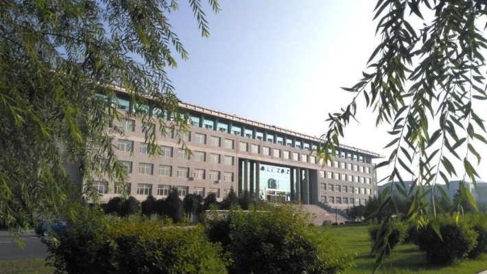 赤峰外国语学校电话号码是多少-第1张图片