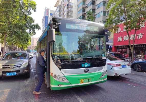 八里罕到赤峰客车电话号码-第1张图片